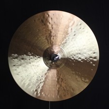 Paiste 18" Signature Traditionals Thin Crash - 1274g (video demo)
