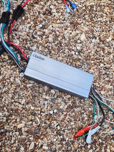 Amplificatore audio per auto