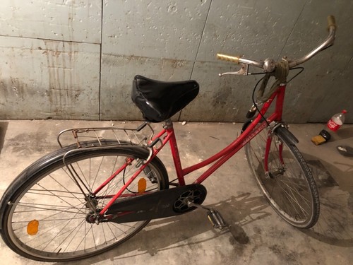 Bici donna rossa con