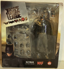 MAFEX MEDICOM JUSTICE LEAGUE