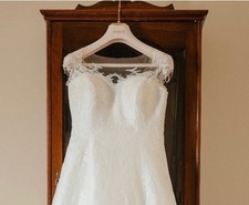 Abito da sposa in pizzo bianco