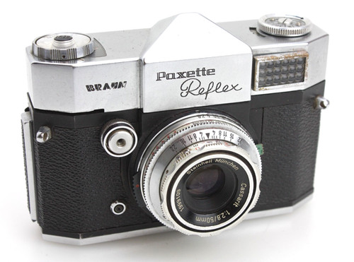 Insolita fotocamera reflex