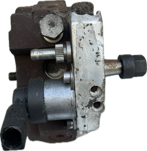Pompa iniezione per modello
