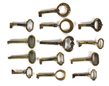 LOTTO 13 CHIAVI in OTTONE