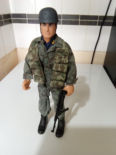Action man paracadutista