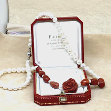 COLLANA ROSA ROSSA INCISA IN CORALLO MADREPORA E PERLE DI FIUME BIANCHE CM 50.