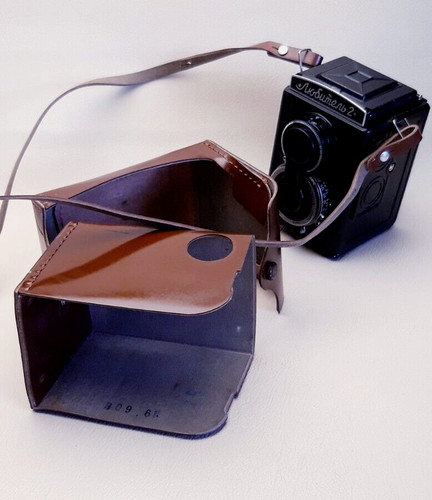 Macchina fotografica - , a