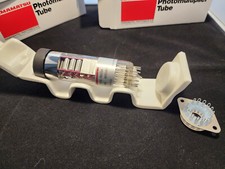 Tubo fotomoltiplicatore Hamamatsu R6094 28mm