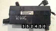 2002 CHRYSLER 300M FUSE BOX