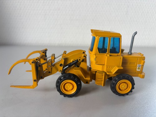 Pale gommate caterpillar 920 - pale,