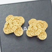 CHANEL CC Logos Cross Clip-On