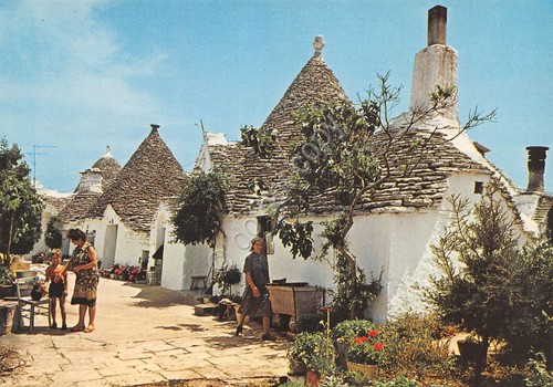Cartolina alberobello trulli - alberobello,