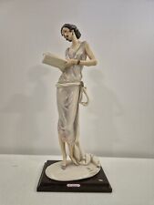 Statua Porcellana Capodimonte Giuseppe Armani "La Signora Con Il Libro"