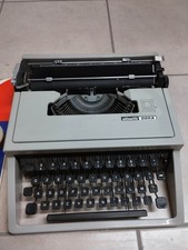 Macchina da scrivere OLIVETTI