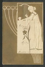 cartolina a rilievo Art Nouveau con antica suonatrice di arpa e orchidea 