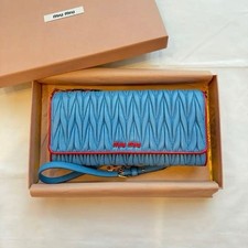 Portafoglio catena Miu Miu