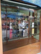 Vetrina espositiva per esterno locali commerciali