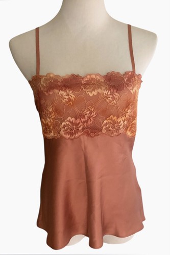 Camicia nuova con etichette