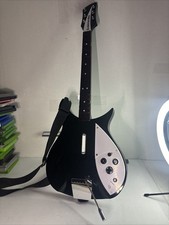 Rock Band Rickenbacker Guitar Controller Wii testato funzionante con cinturino