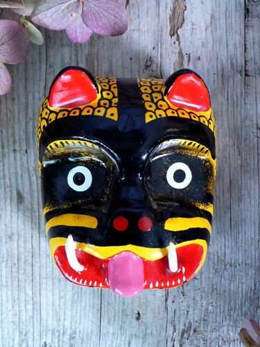 Maschera tigre legno fatta - , a