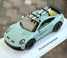 Porsche 911 992 Dakar con Ski