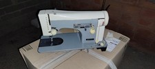 Macchina da cucire Necchi Supernova Julia 532 + contenitore accessori