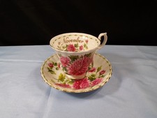 Set tazze e piattini