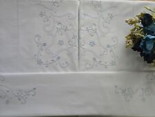 lenzuolo ricamato a mano in