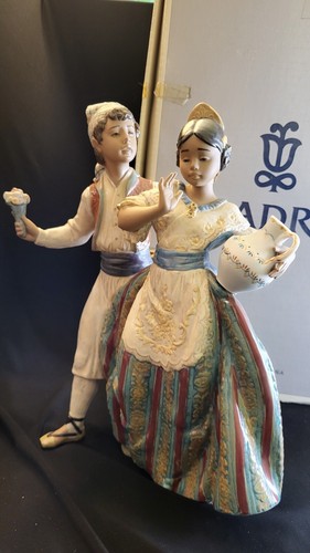 Statuina porcellana coppia