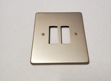 PLACCA ALLUMINIO BRONZO 2 FORI AVE P339SC GRATTACIELO PER SCATOLA ROTONDA