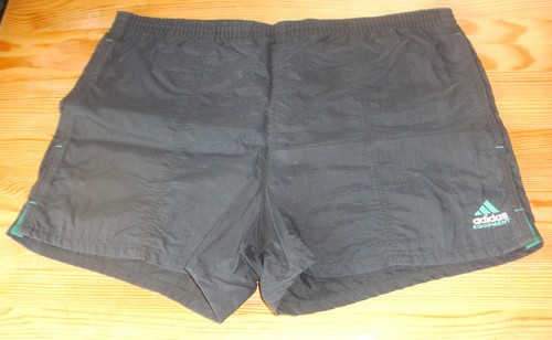 Pantaloni sportivi corti