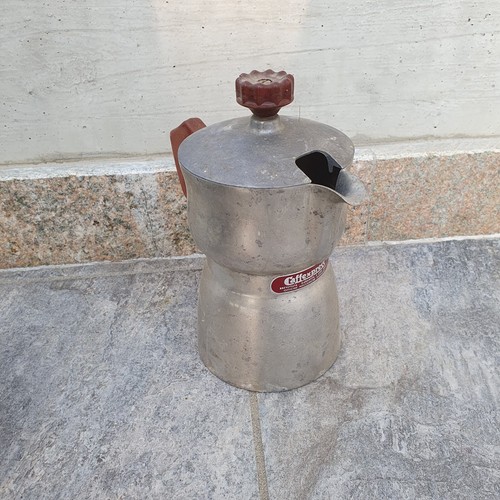 Vecchia macchina caffe - macchina', caffe'