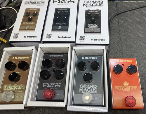 Lot electronic guitar - of, 4