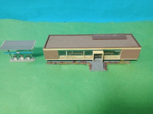 Stazione moderna set - +,