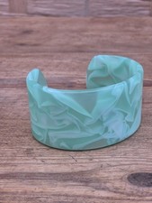 Bracciale vintage in plastica