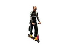 Figurina Cartrix 1:18 - Lewis Hamilton *Scooter 2021*