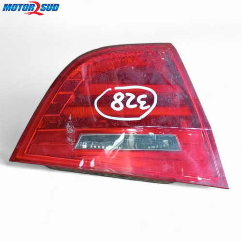 Fanale posteriore interno a - posteriore,