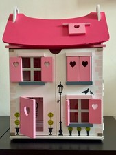 Casetta delle Bambole in Legno – 3 Piani con Mansarda e Accessori