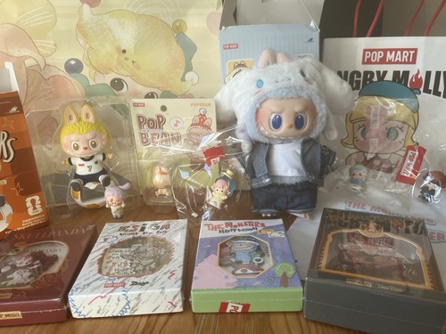 Popmart set with surprises - with,