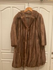 CAPPOTTO PELLICCIA DI VISONE BIONDO.TAGLIA 46/48.LUNGHEZZA CM 95.MARCA SAGA.MINK