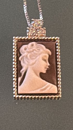 Collana ciondolo cameo di - collana,