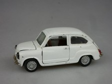 Auto Pilen 1/43 Seat 600