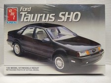 AMT #6075 Ford Taurus SHO kit
