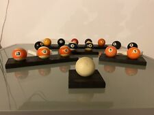 Palle Bianca Da Biliardo Con Base In Legno