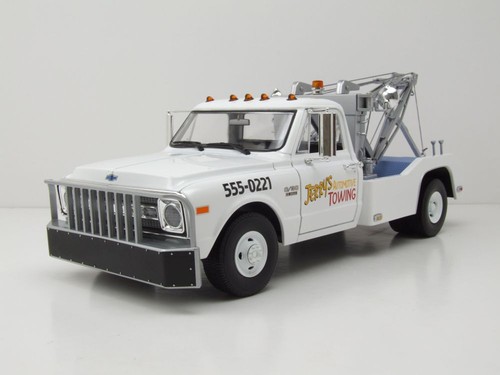 Chevrolet dually wrecker - c-30,