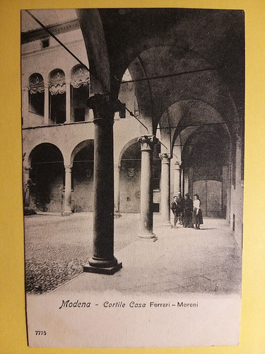 Modena cortile casa ferrari - -,