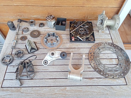 Stok materiale suzuki - stok,