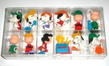 KINDER FERRERO SURPRISE - SNOOPY PEANUTS LINUS LUCY - SERIE COMPLETA