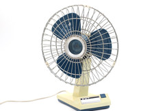 Vecchio ventilatore da tavolo