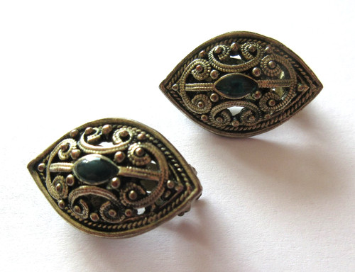 Vintage clip earrings - clip-on,